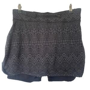 Athleta Women’s Tribal Athletic Tennis Skort Sz MD Black Bike Shorts Underneath